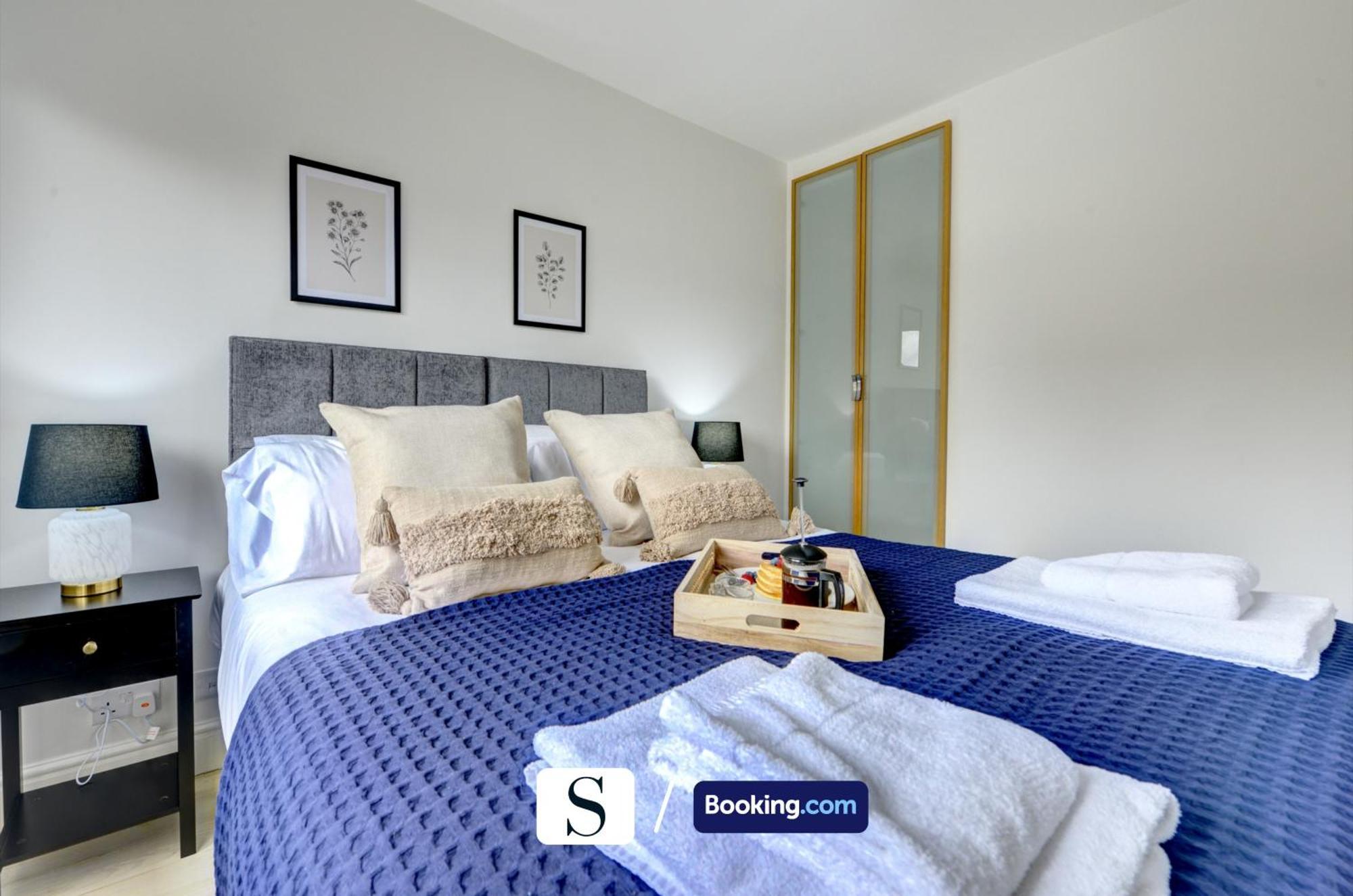 The Bernstein Executive House By Silva Short Lets & Serviced Accommodation Milton Keynes With Garden & Parking Wavendon 외부 사진